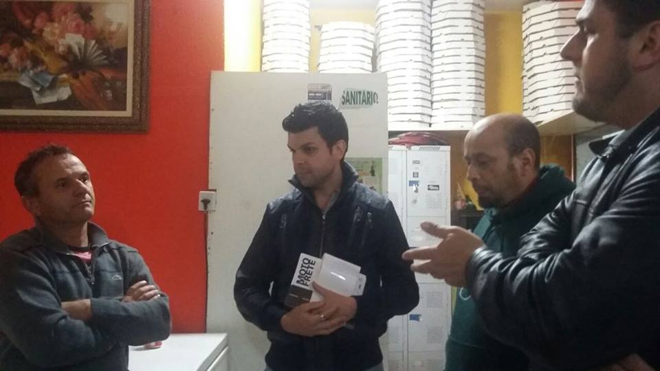 Orientação sobre adequação à lei é levada à patrões e motofretistas por blitz educativa